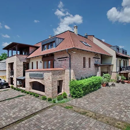 Várfürdő Panzió Apartman Gyula