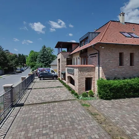 Várfürdő Panzió *