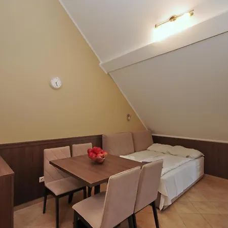 Várfürdő Panzió *