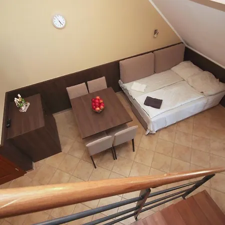 Várfürdő Panzió Apartman *
