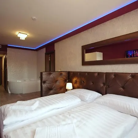 Varfuerdo Panzio Gyula