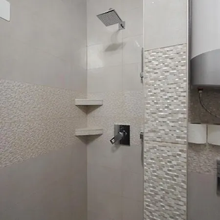 Varfuerdo Panzio Gyula