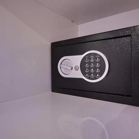 Varfuerdo Panzio Gyula