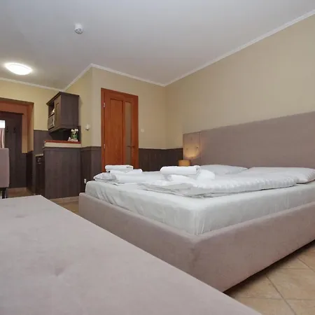 Várfürdő Panzió Apartman *