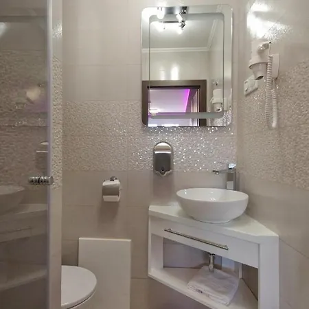 Varfuerdo Panzio Gyula