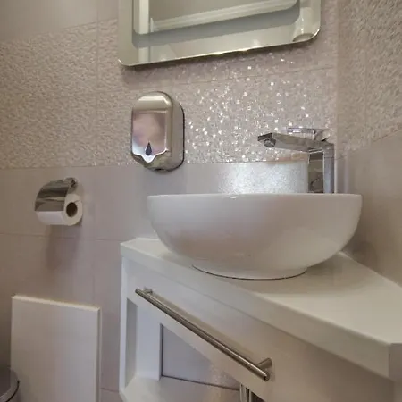 Várfürdő Panzió Apartman Gyula