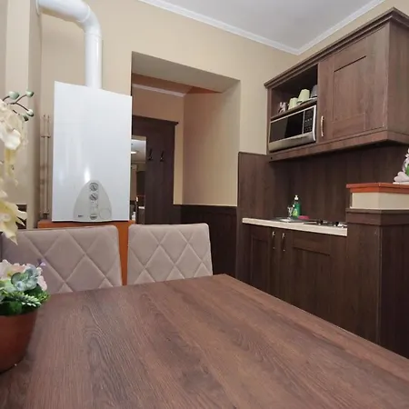 Varfuerdo Panzio * Gyula