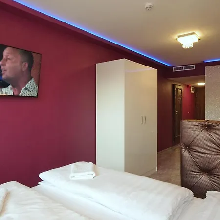 Varfuerdo Panzio Gyula