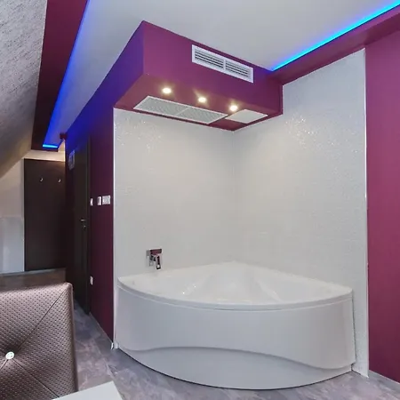 Várfürdő Panzió Apartman *