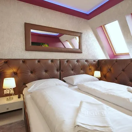 Varfuerdo Panzio Gyula