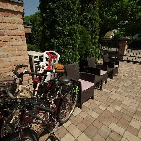 Várfürdő Panzió Apartman *