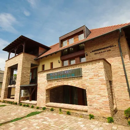 Varfuerdo Panzio Gyula