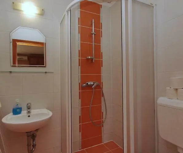 Varfuerdo Panzio Apartament Jula
